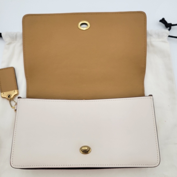 💥NWOT💥 Coach Dinky w/ Signature Embossing, Chalk - Picture 7 of 16
